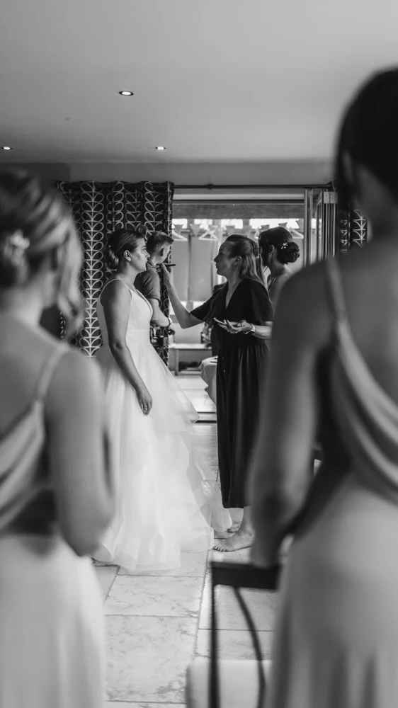 Lindsey’s Bridal Prep 💍The morning was beautiful and full of laughter surrounded by closest family and friends. 🤍Photos taken while shooting for  @nigelharveyphotography. Thank you for having me on board.Dress @madewithlovebridal
Flowers – @theartisandriedflower 
Dress – @Wed2b & @Tailoressdesign
Band/DJ - hampshireeventdjs
Caterer – @doewoodfiredpizza
Hair & Make-up - @zandcohairandbeauty & @samlovesbridal
Event planner- @eventsnation_#surreyweddingphotographer #surreywedding #middletonlodge#hedsorhouse #kewgardens #editorialweddingphotography #cotswoldswedding #euridgemanor#syonparkwedding #editorialweddingphotographer#ukweddingphotographer #weddinggoals #italywedding#aswarbyrectory  #bridalprep#bridaldetails #hamptoncourtwedding